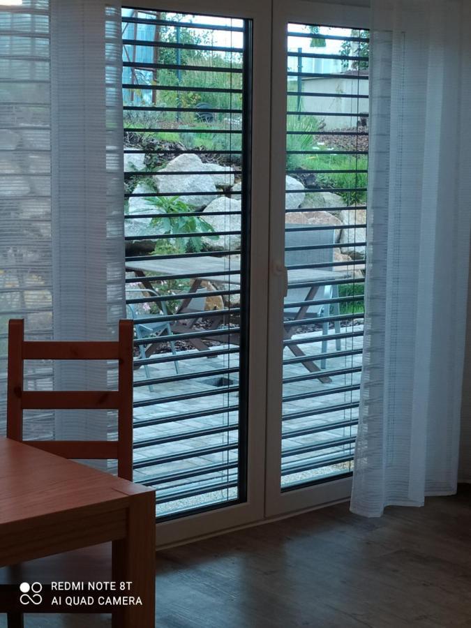 Apartman Eliska Vinohradni 200 Apartment Simonovice ภายนอก รูปภาพ